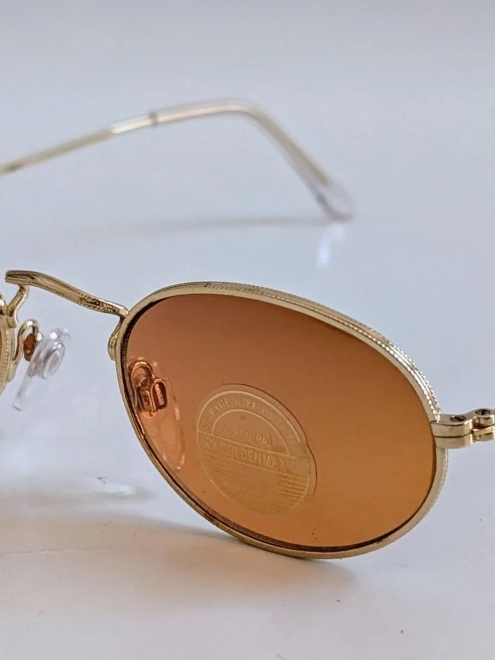 NWT Vintage 90's Classic Oval Metal Sport Sunglasses (Gold)